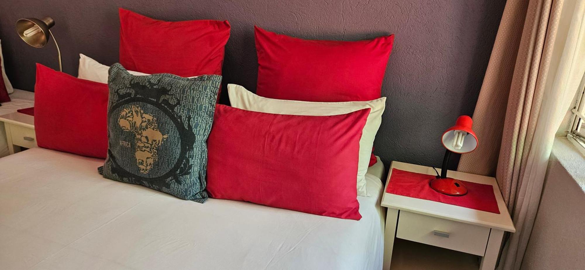 Old Vic Travellers Inn Nelspruit Νέλσπρουιτ Εξωτερικό φωτογραφία