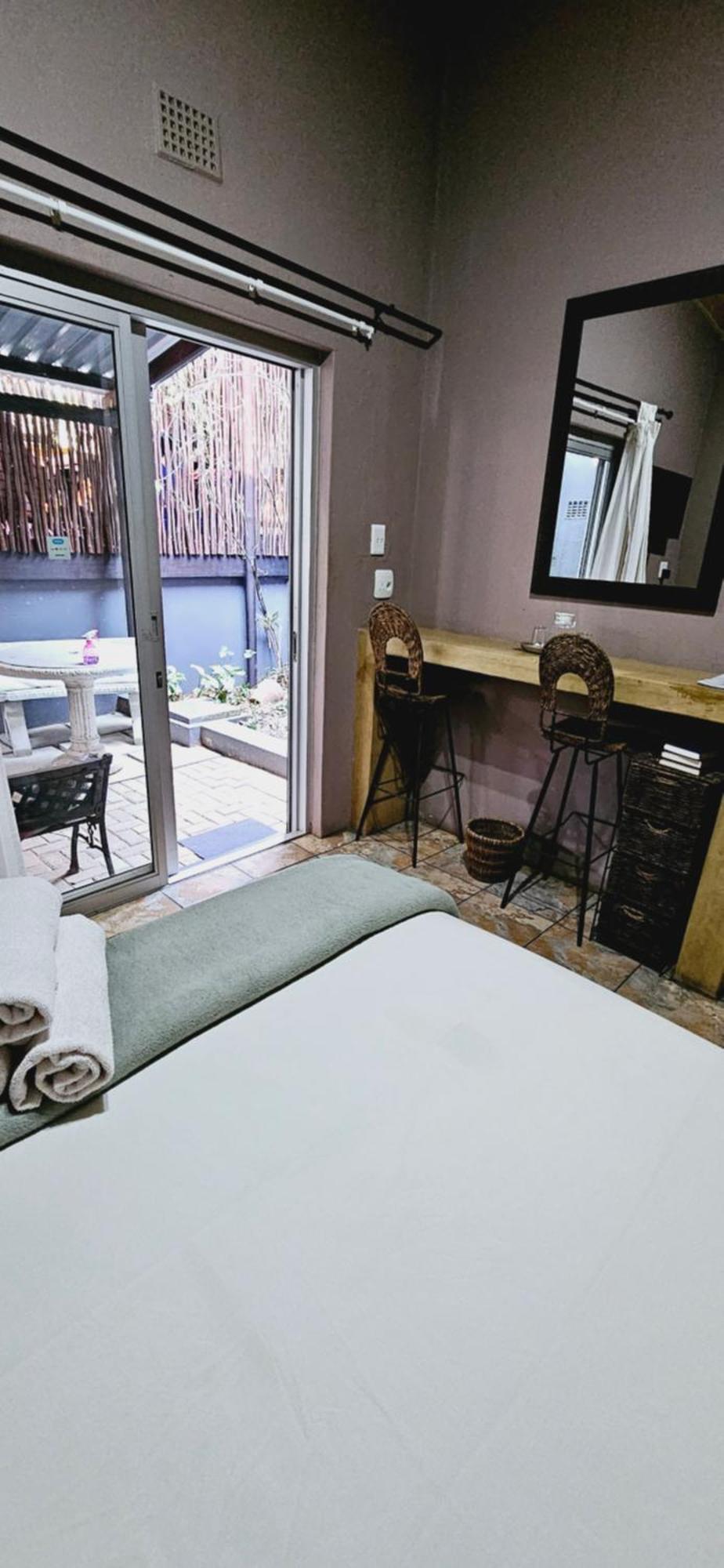 Old Vic Travellers Inn Nelspruit Νέλσπρουιτ Εξωτερικό φωτογραφία