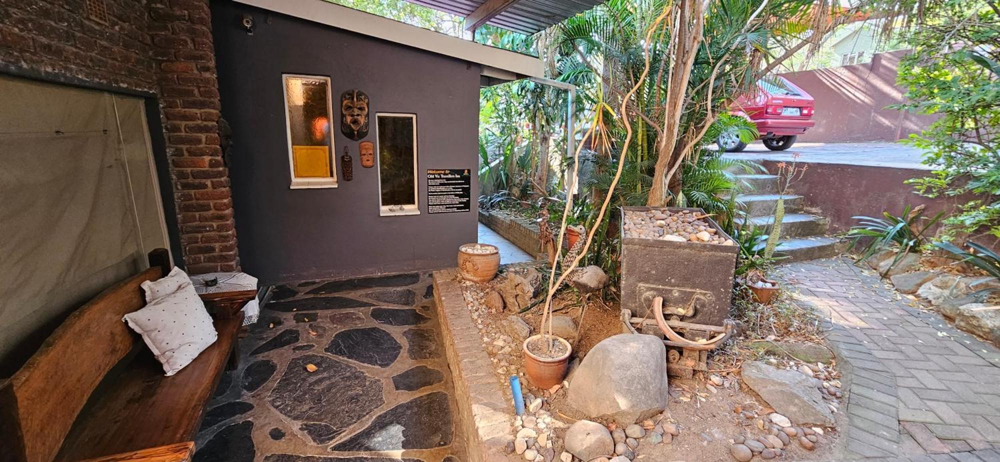 Old Vic Travellers Inn Nelspruit Νέλσπρουιτ Εξωτερικό φωτογραφία